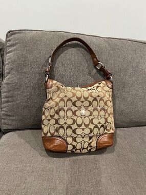 Coach Chelsea Signature Shoulder Hobo Bag